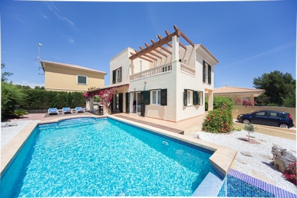 Villa mit Meerblick und Pool - Son Serra de Marina