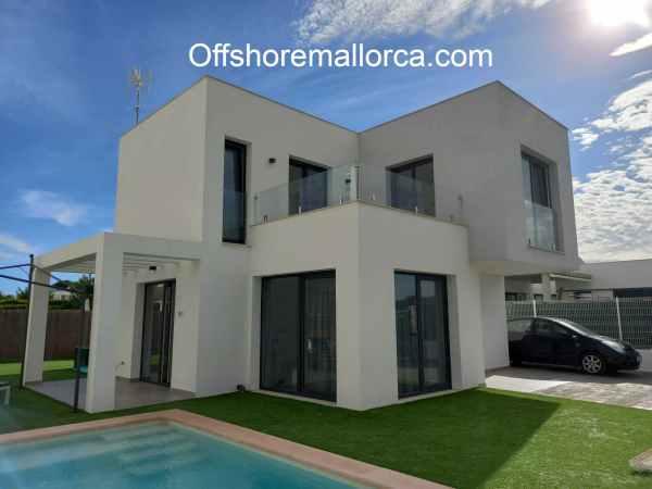 Recently built villa in quiet location in Can Picafort